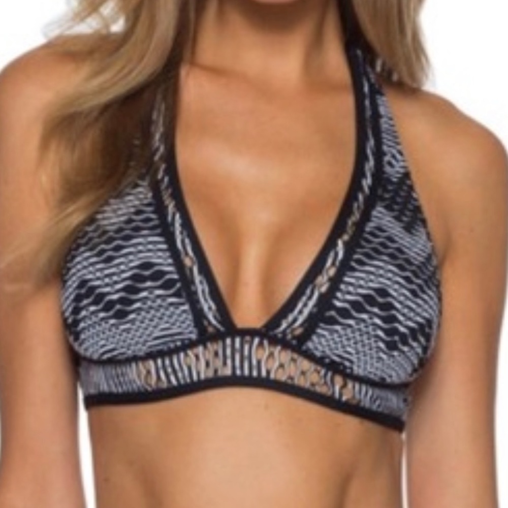 NWT BECCA Courtney Reveal Crochet Bikini Top